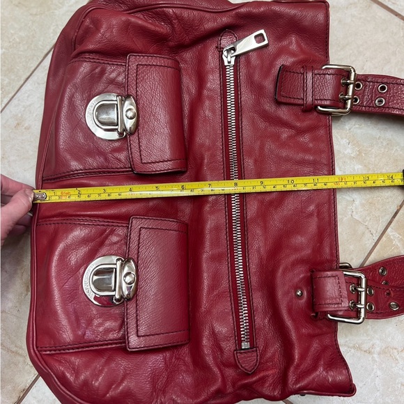 MARC JACOBS MERLOT COLORED BAG! The original MARC JACOBS. Retail over $600 - Picture 15 of 15